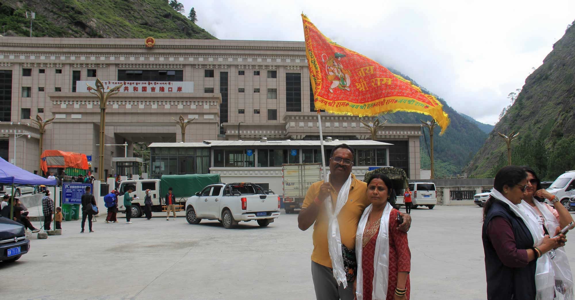 Details on entering Tibet from Nepal, emphasizing the necessary travel permits.